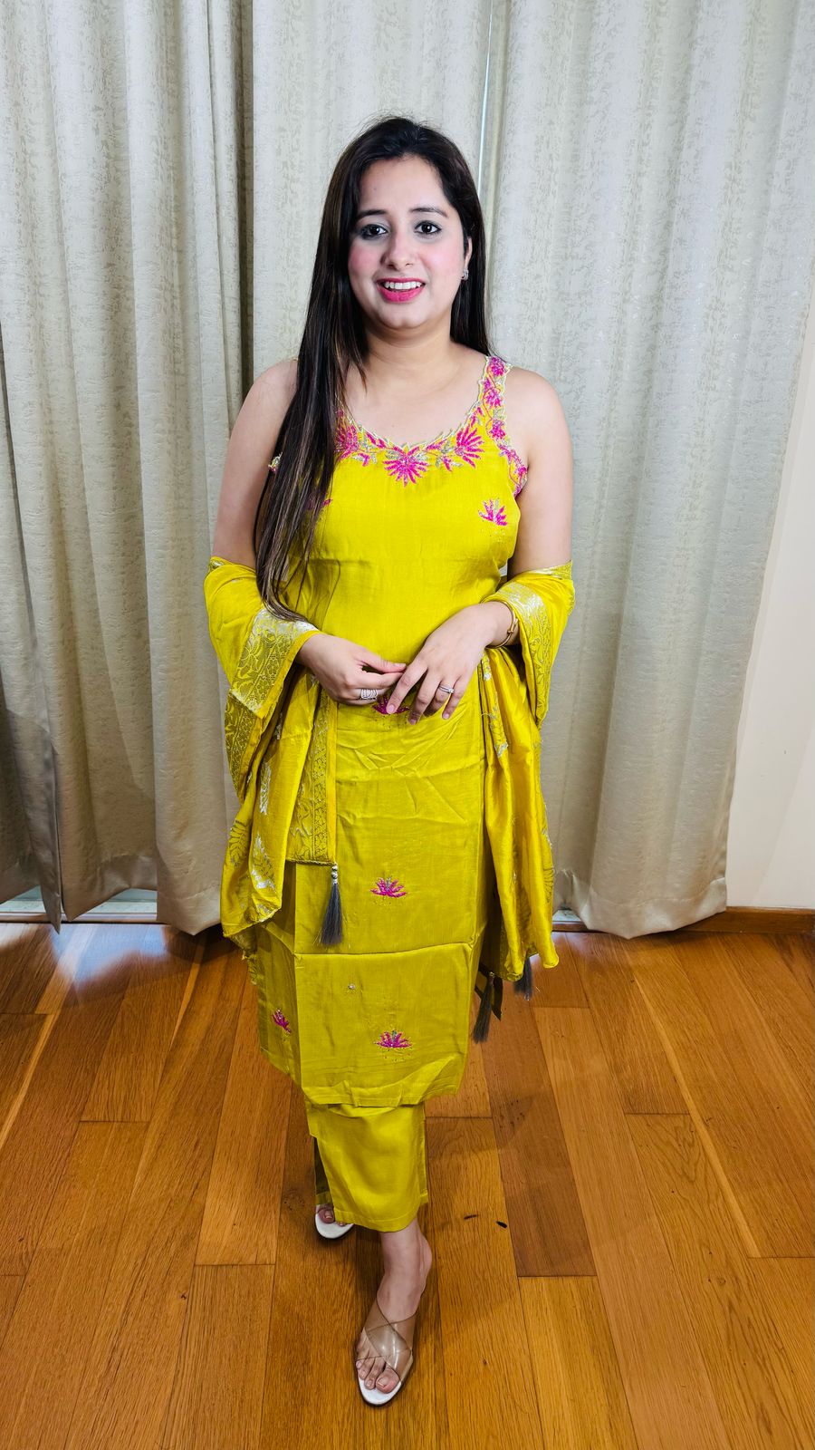 "DOLA" SILK DESIGNER SUIT (YELLOW)