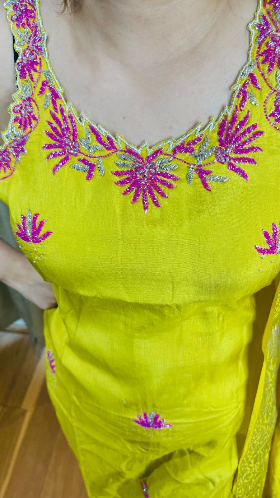 "DOLA" SILK DESIGNER SUIT (YELLOW)