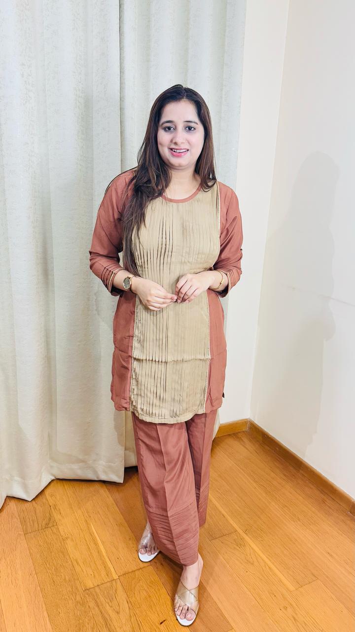 "AASHKA" TWO PIECE SET