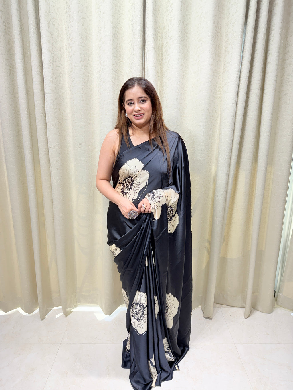Vasnira | Black Floral Satin Saree