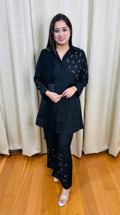 "LAVEENA" TWO PIECE SET (BLACK)
