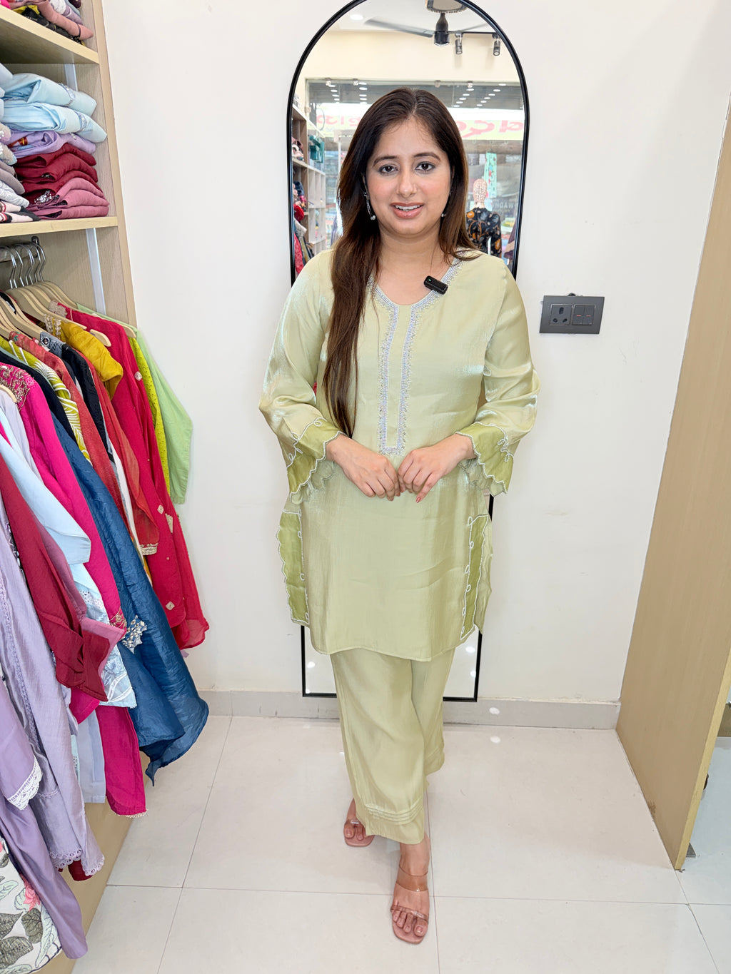 Zehra | Pistachio Green Embroidered Kurta Pant Set with Scalloped Detailing
