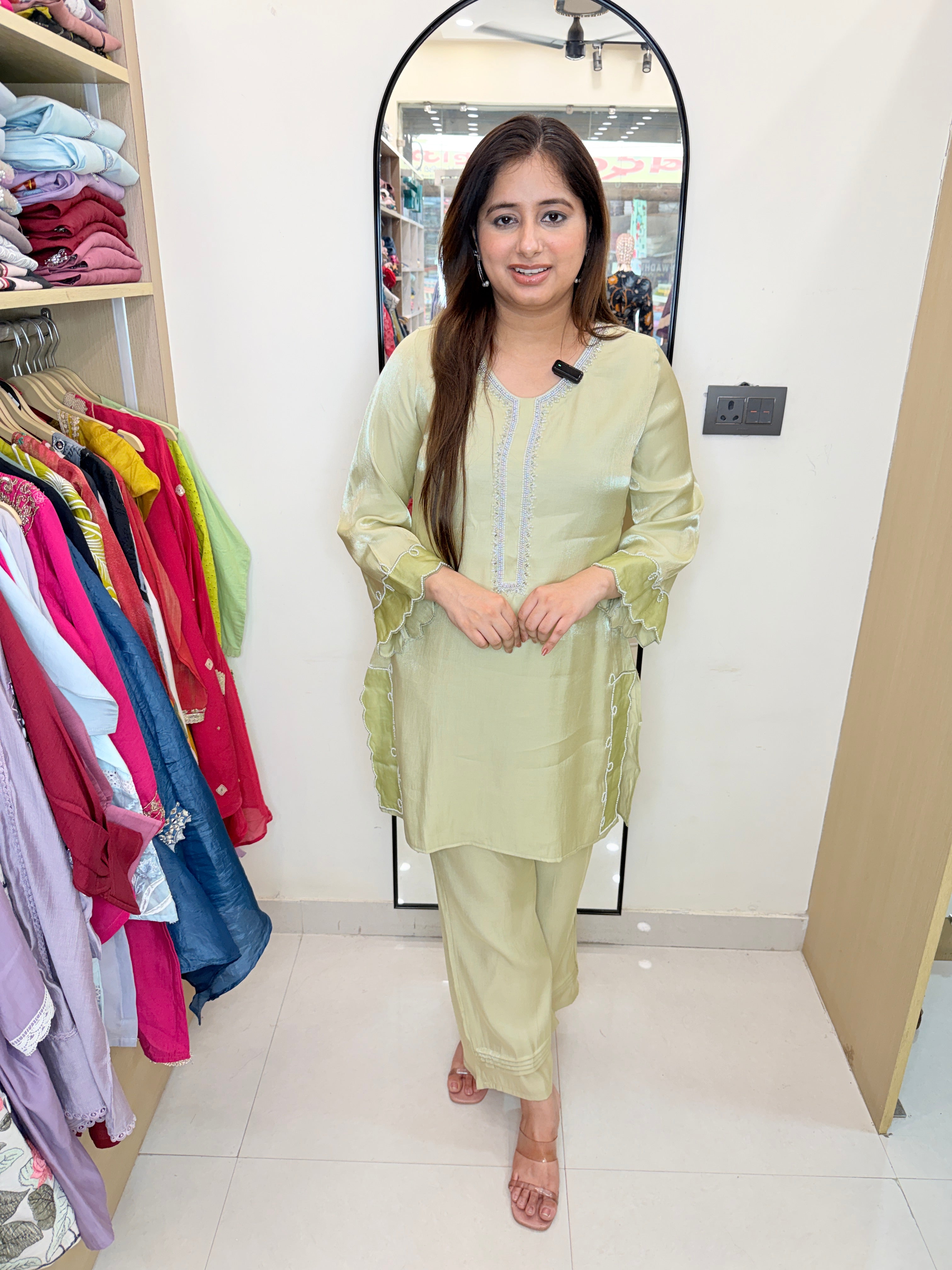 Zehra | Pistachio Green Embroidered Kurta Pant Set with Scalloped Detailing