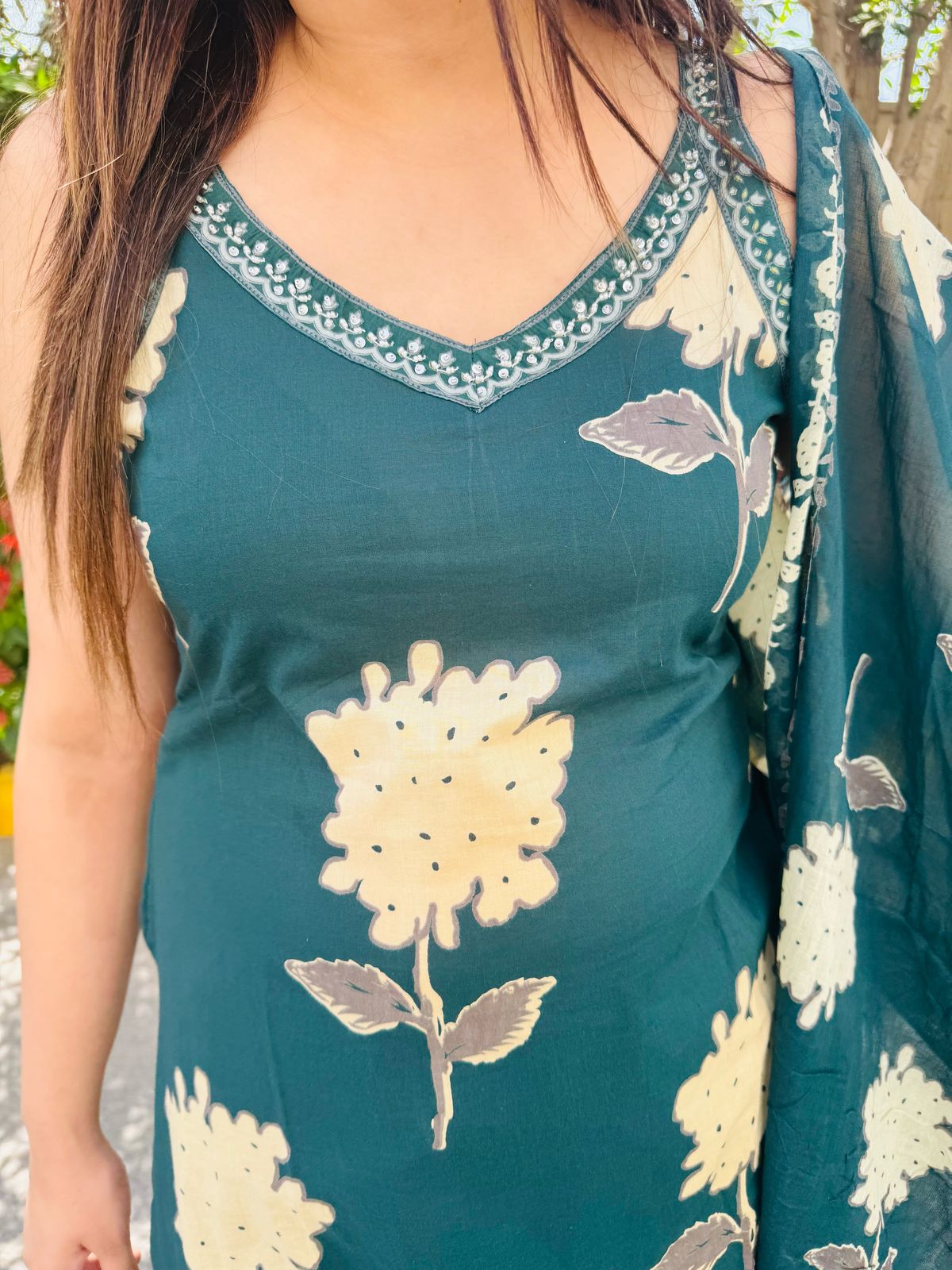 VAMINKA | Women's Green Floral Strappy Kurta Set | Printed Dupatta & Pants Summer Suit