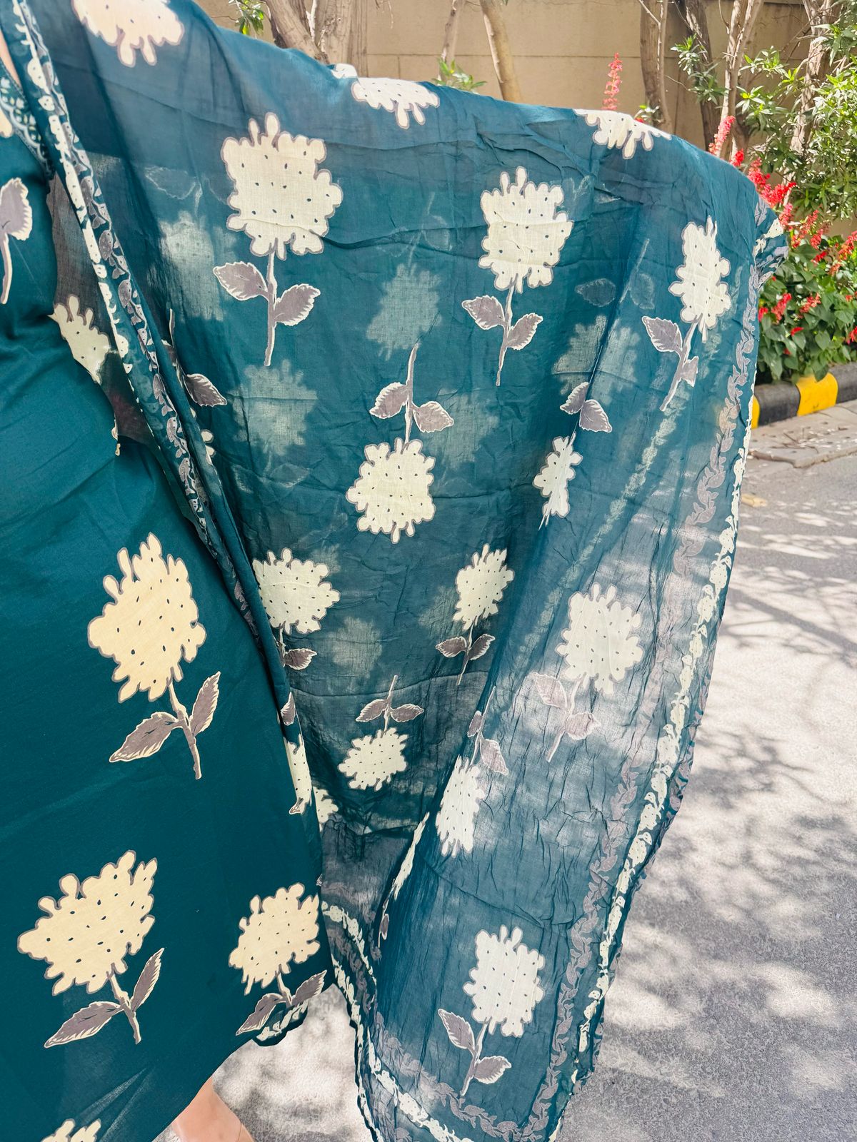 VAMINKA | Women's Green Floral Strappy Kurta Set | Printed Dupatta & Pants Summer Suit