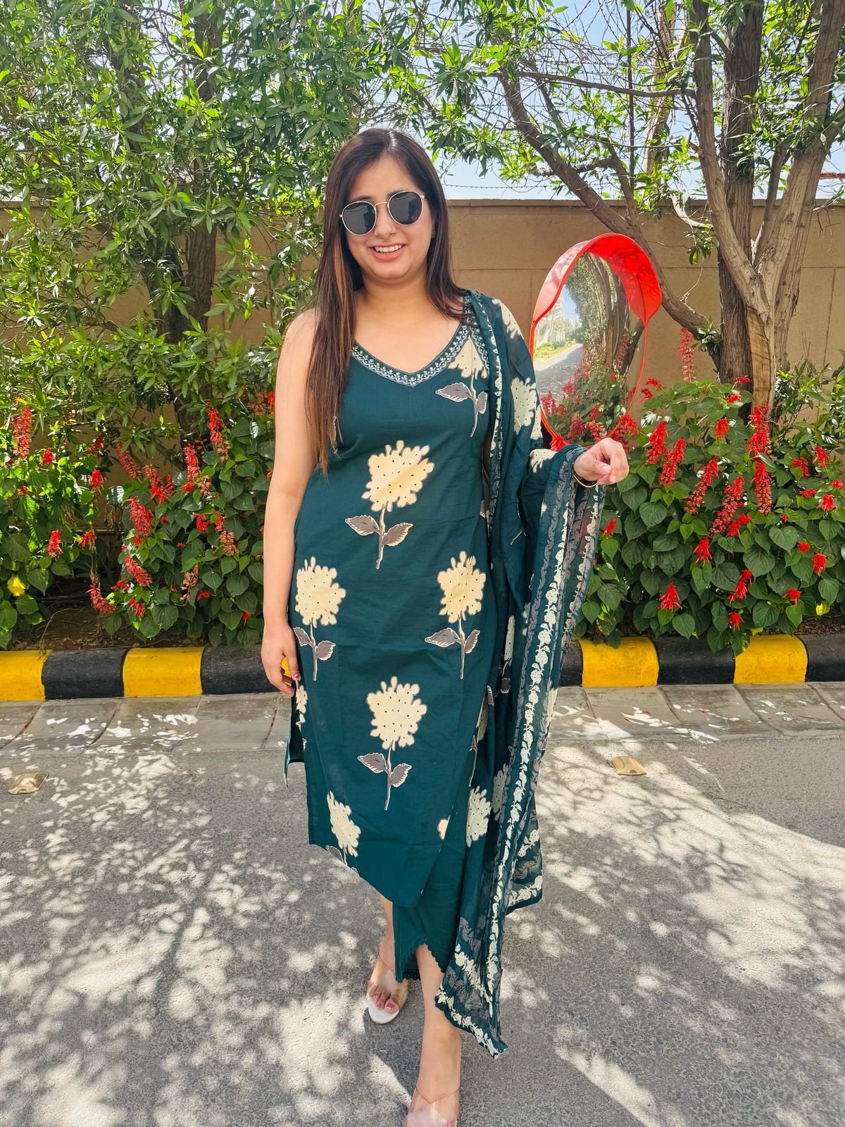 VAMINKA | Women's Green Floral Strappy Kurta Set | Printed Dupatta & Pants Summer Suit