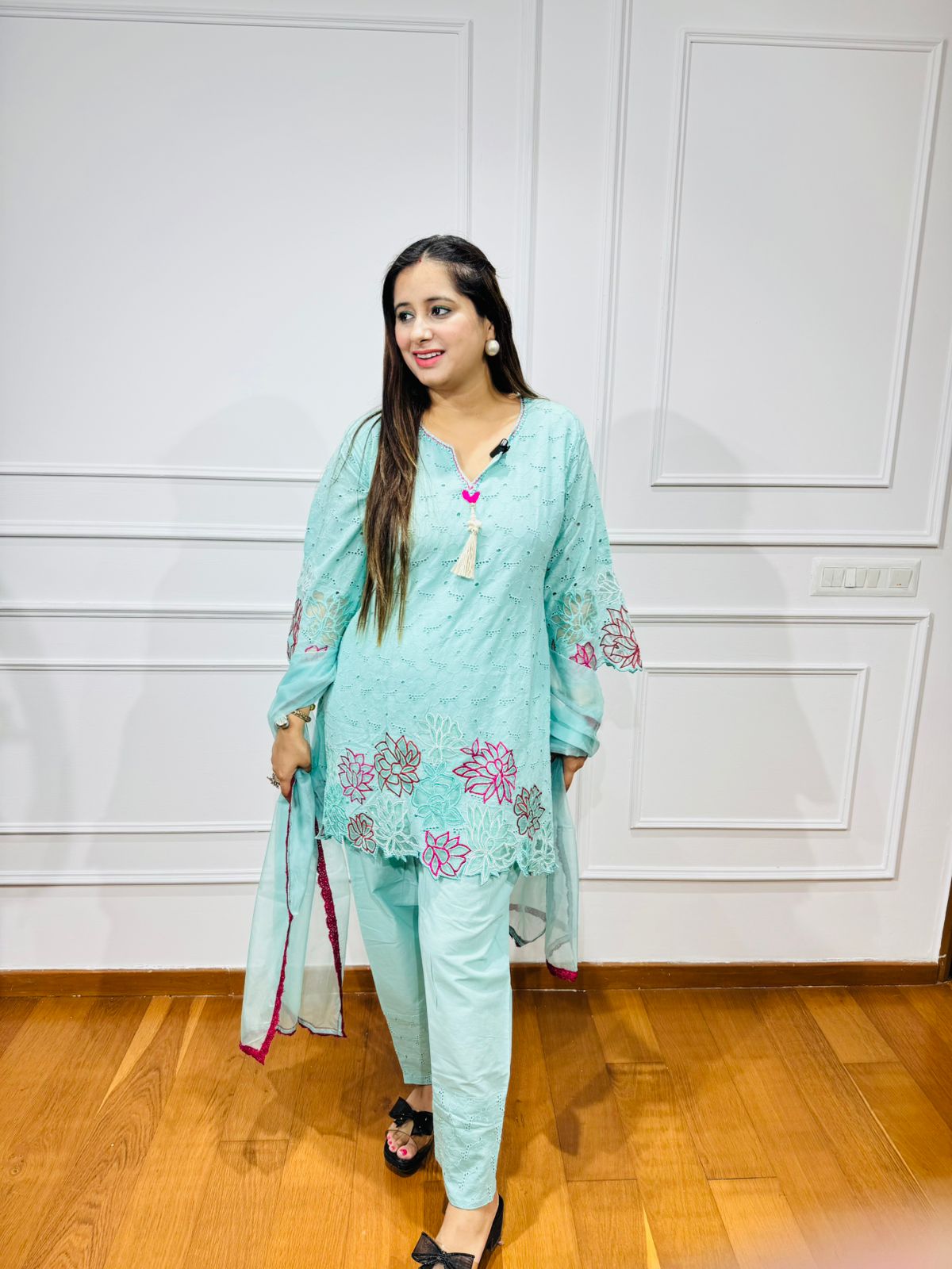 VANIMA | Mint Green Chikan Kurta Suit Set with Pink Floral Embroidery – Summer Casual Collection