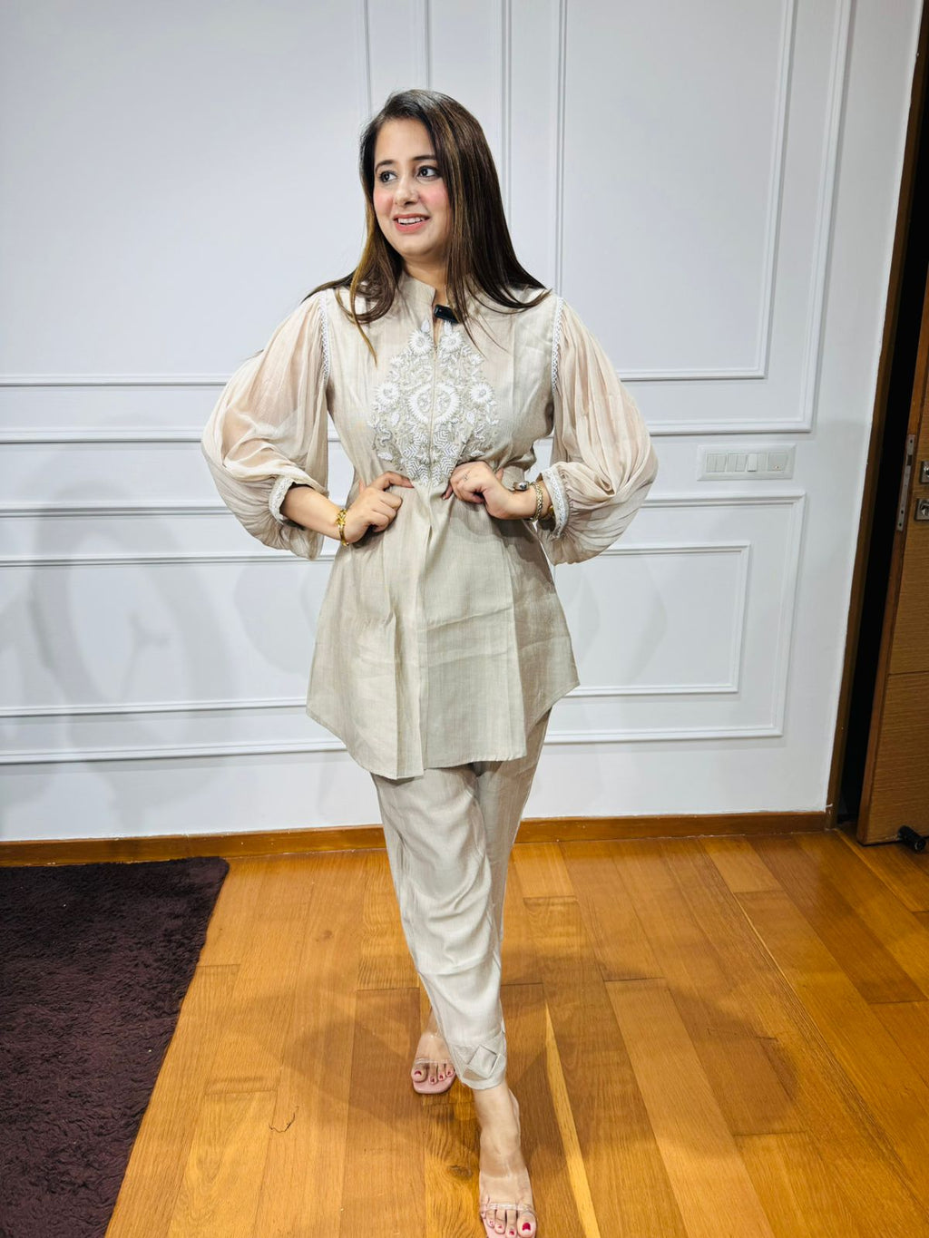 DIAMOND | Beige Organza Suit Set with Puff Sleeves and White Embroidered Neckline