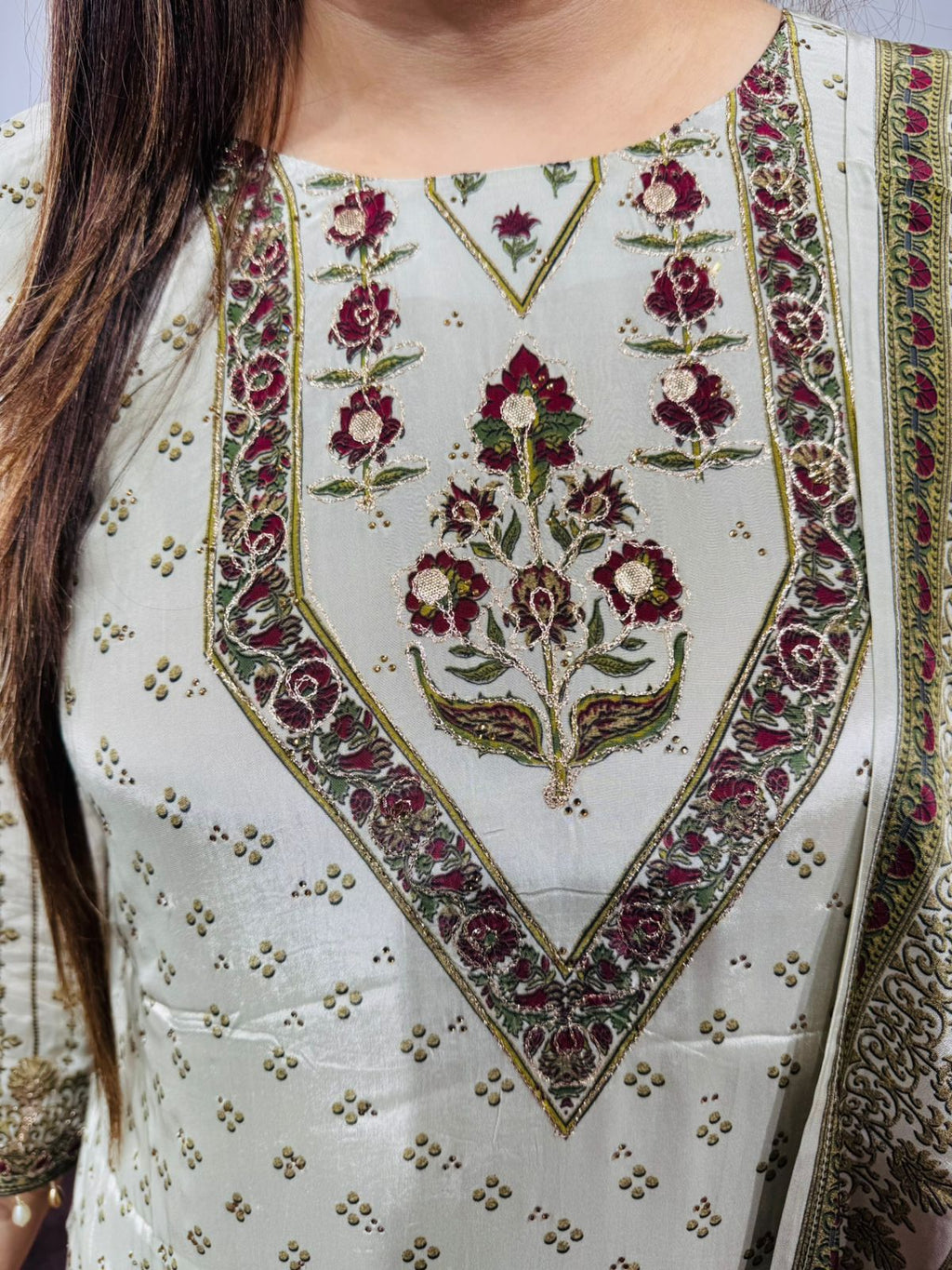 Noor-e-Ivory 🤍👑🌸 | Ivory Vintage Print Suit Set with Luxe Contrast Dupatta