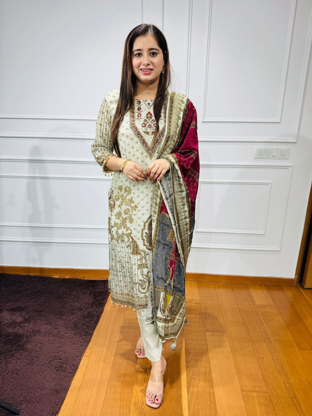 Noor-e-Ivory 🤍👑🌸 | Ivory Vintage Print Suit Set with Luxe Contrast Dupatta