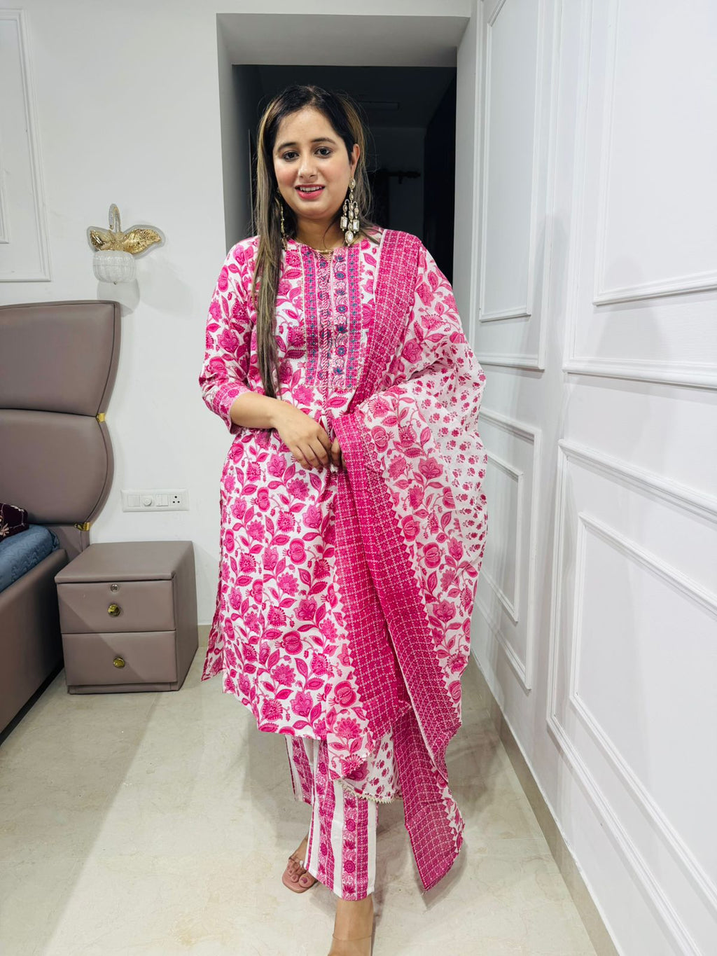 Pinki🎀 | Fresh White & Pink Rose Print Kurta Set with Printed Dupatta