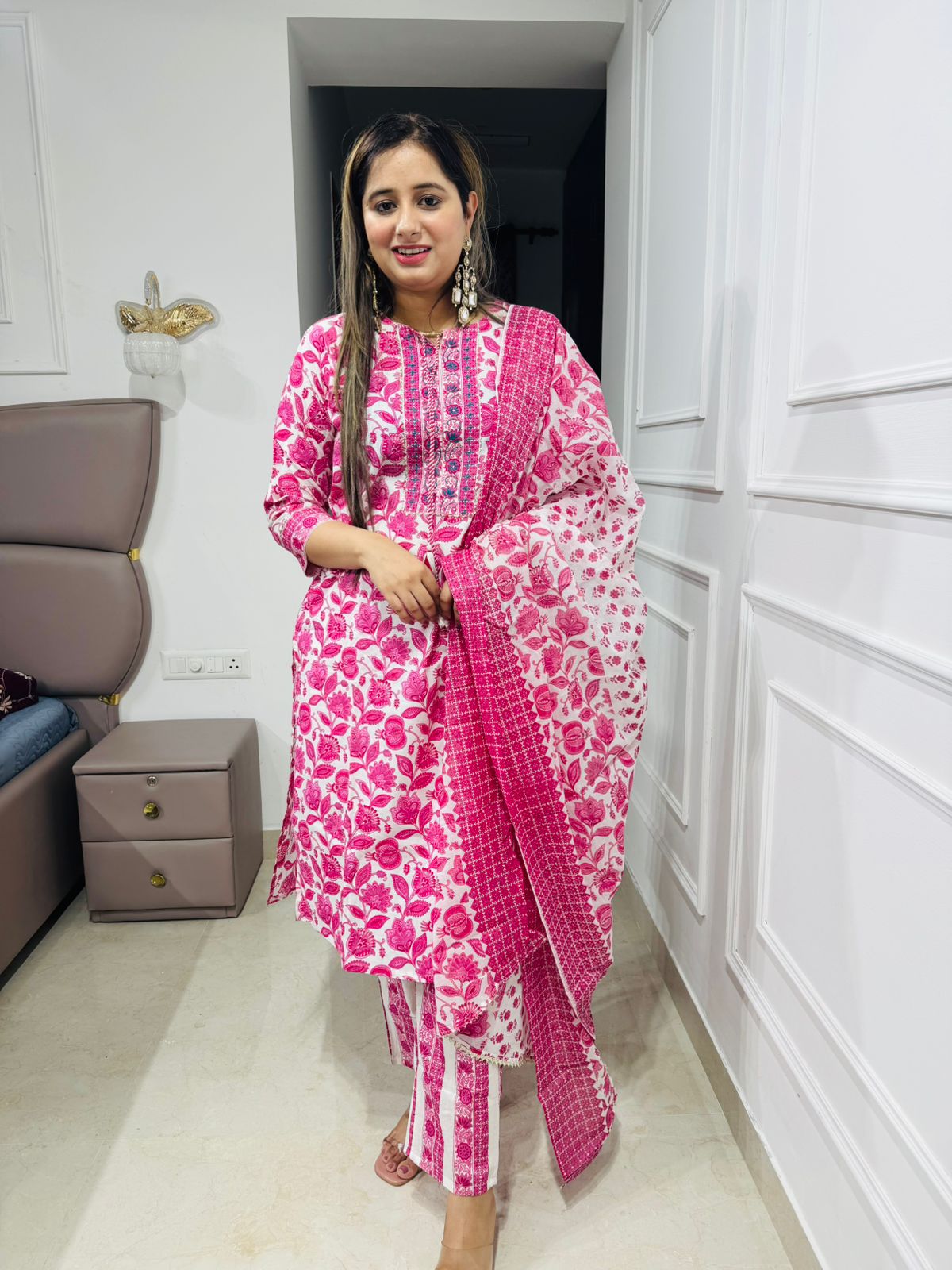 Pinki🎀 | Fresh White & Pink Rose Print Kurta Set with Printed Dupatta