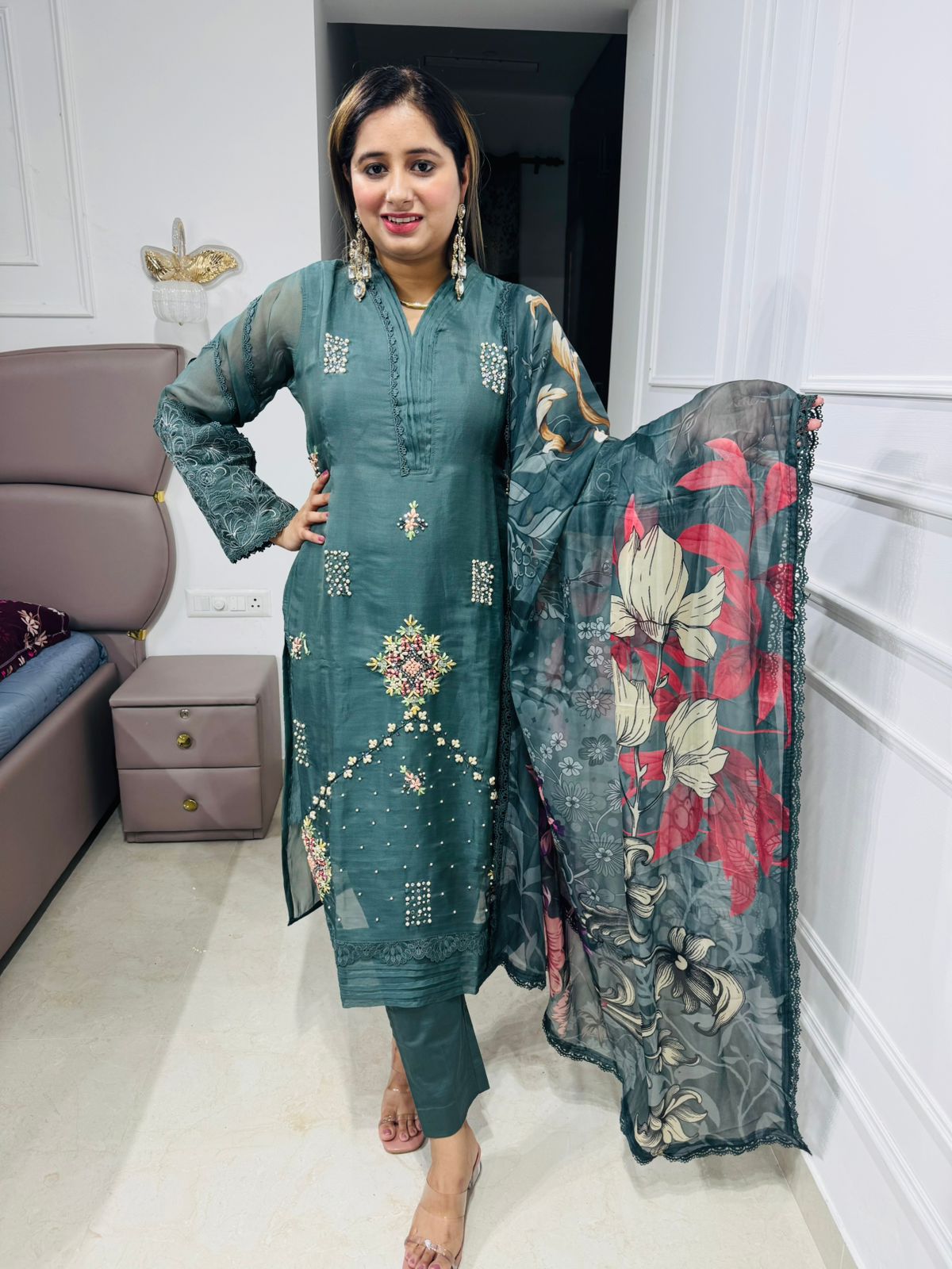 Kavya📖 | Jade Green Threadwork Straight Suit Set with Oversized Print Organza Dupatta