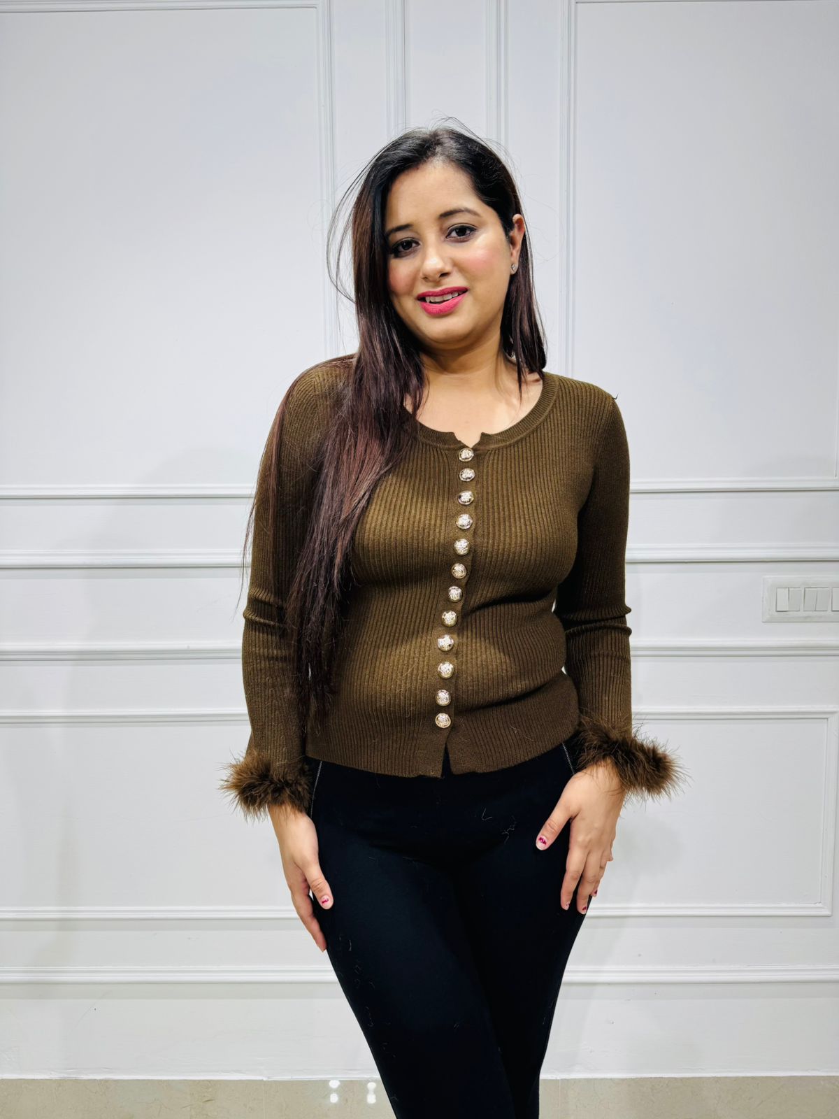 Trishi🌿 | Elegant Olive Ribbed Pearl Button Cardigan with Faux Fur Cuff Detailing