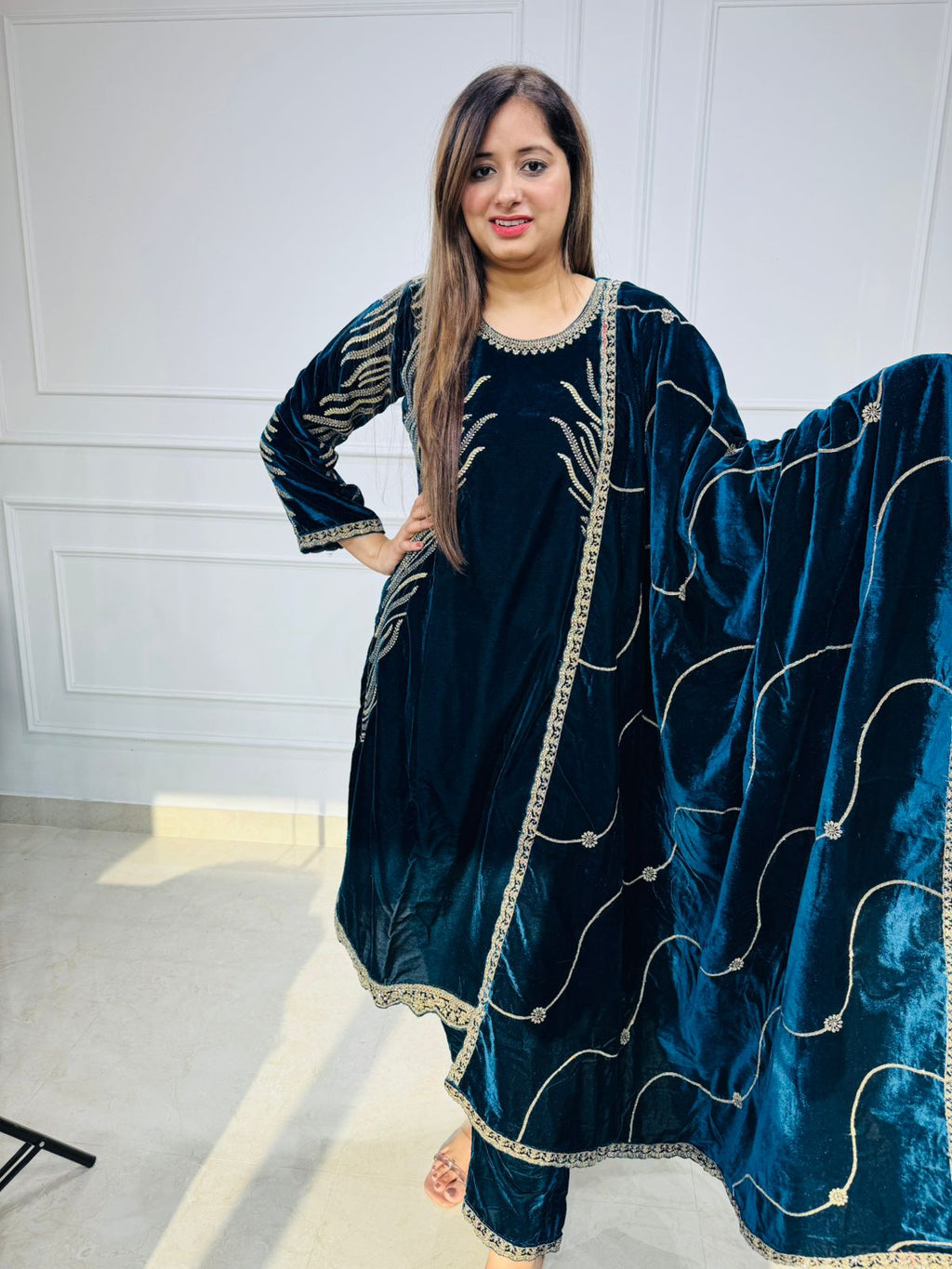 Mateo | Navy Velvet Zari Embroidered Kurta Pant Set with Cape Dupatta | Designer Ethnic Party Wear