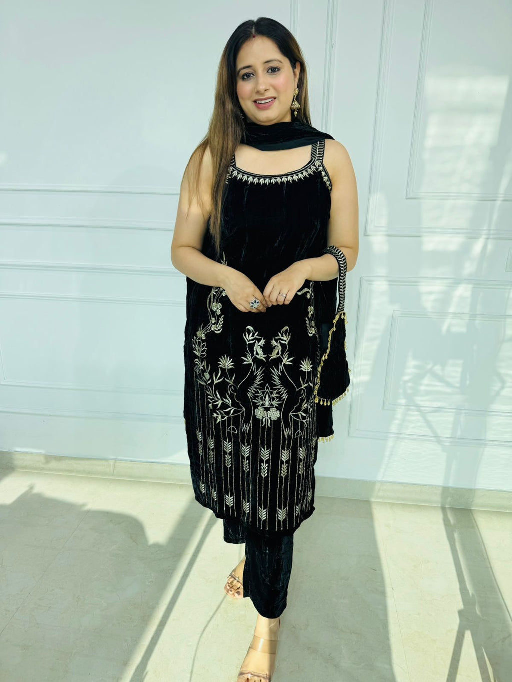 Kashish | Black Velvet Heavy Embroidered Kurta Set