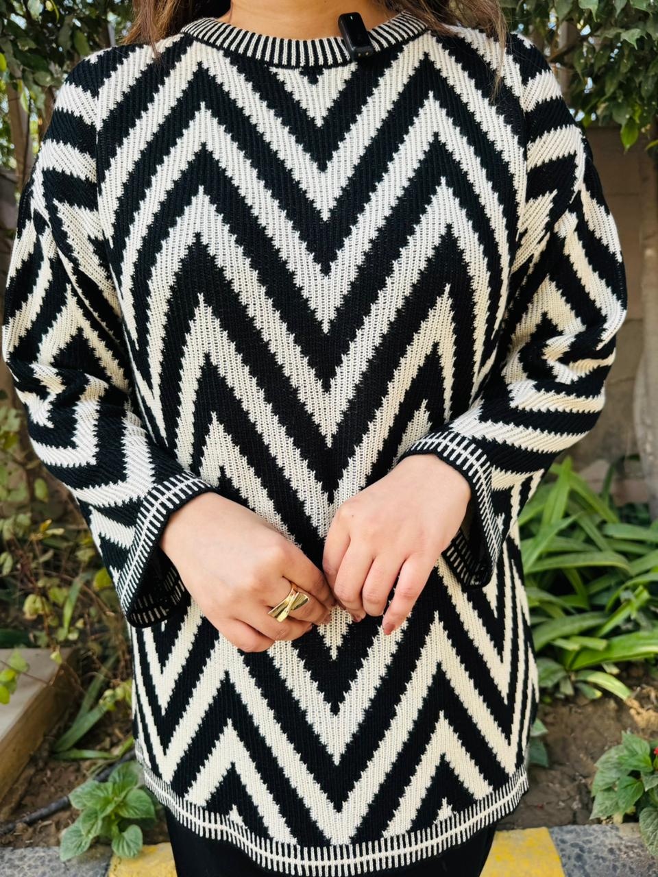 Arinelle | Black & White Zigzag Knitted Co‑Ord Set with Oversized Sweater and Wide‑Leg Pants for Winter Casual & Office Wear