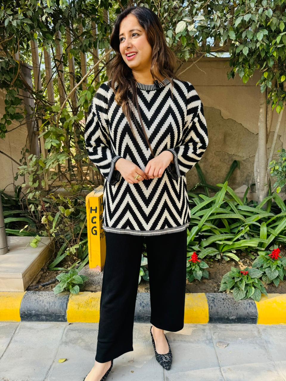 Arinelle | Black & White Zigzag Knitted Co‑Ord Set with Oversized Sweater and Wide‑Leg Pants for Winter Casual & Office Wear