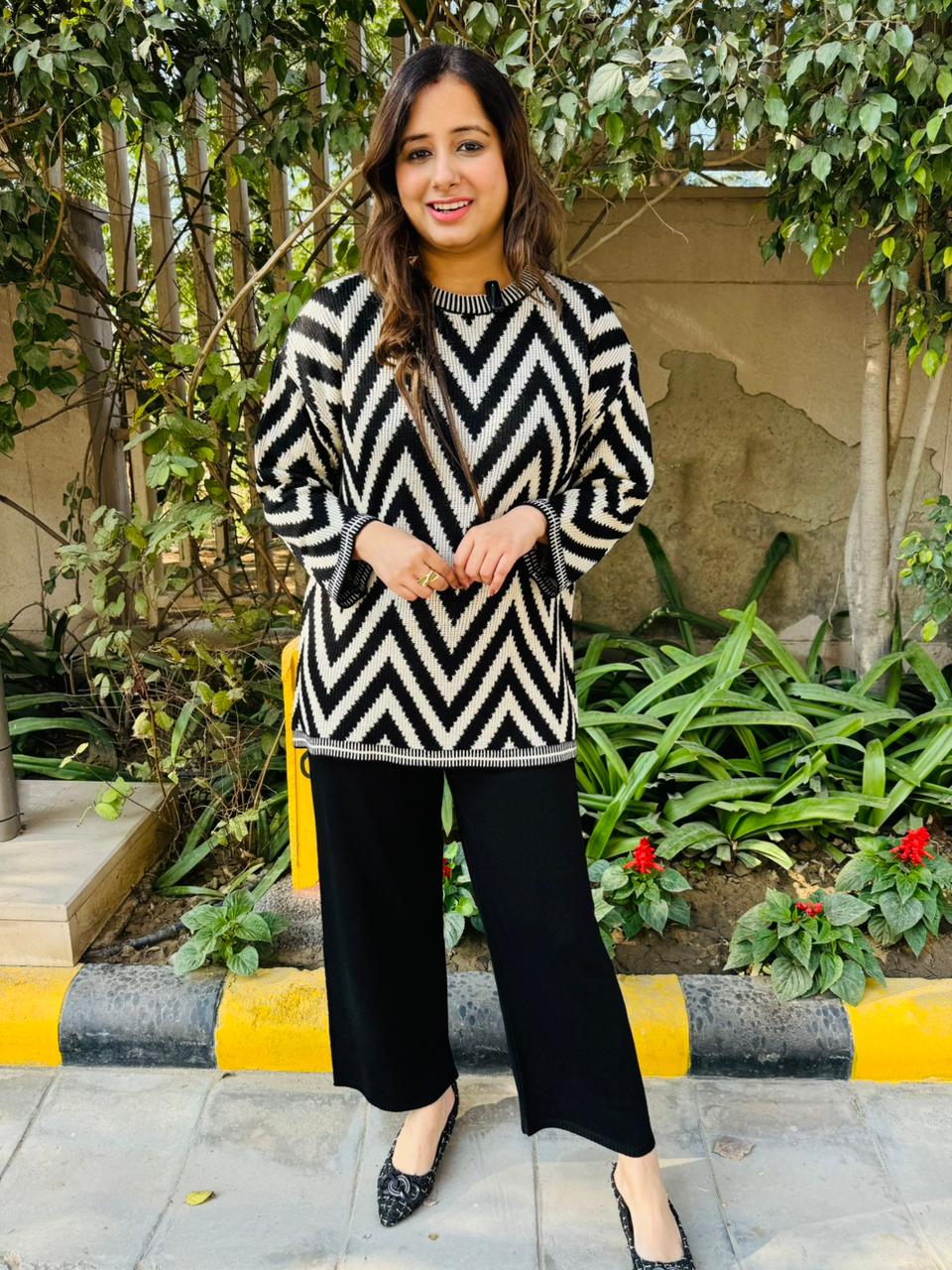 Arinelle | Black & White Zigzag Knitted Co‑Ord Set with Oversized Sweater and Wide‑Leg Pants for Winter Casual & Office Wear