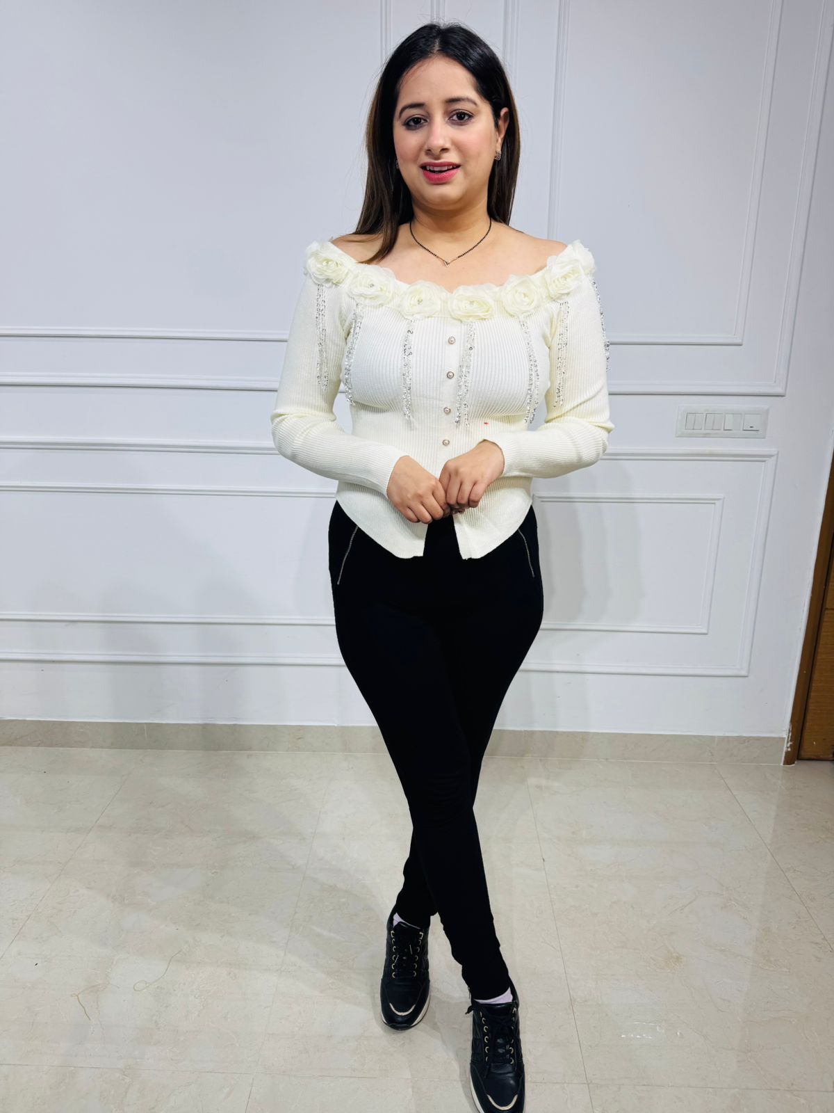 Lilora | White Flower Ruffle Pearl Tassel Knit Top for Women – Romantic Sweater