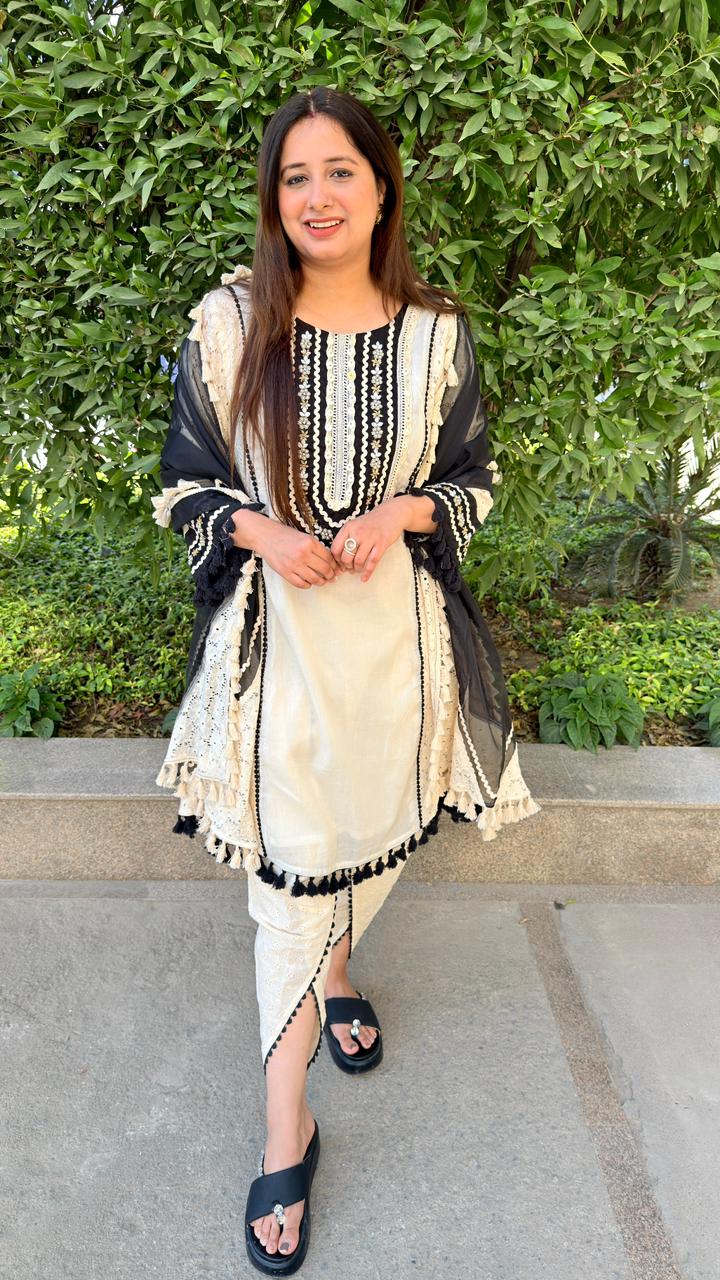 Era | Ivory & Black Embroidered Kurta Set with Tassel Dupatta