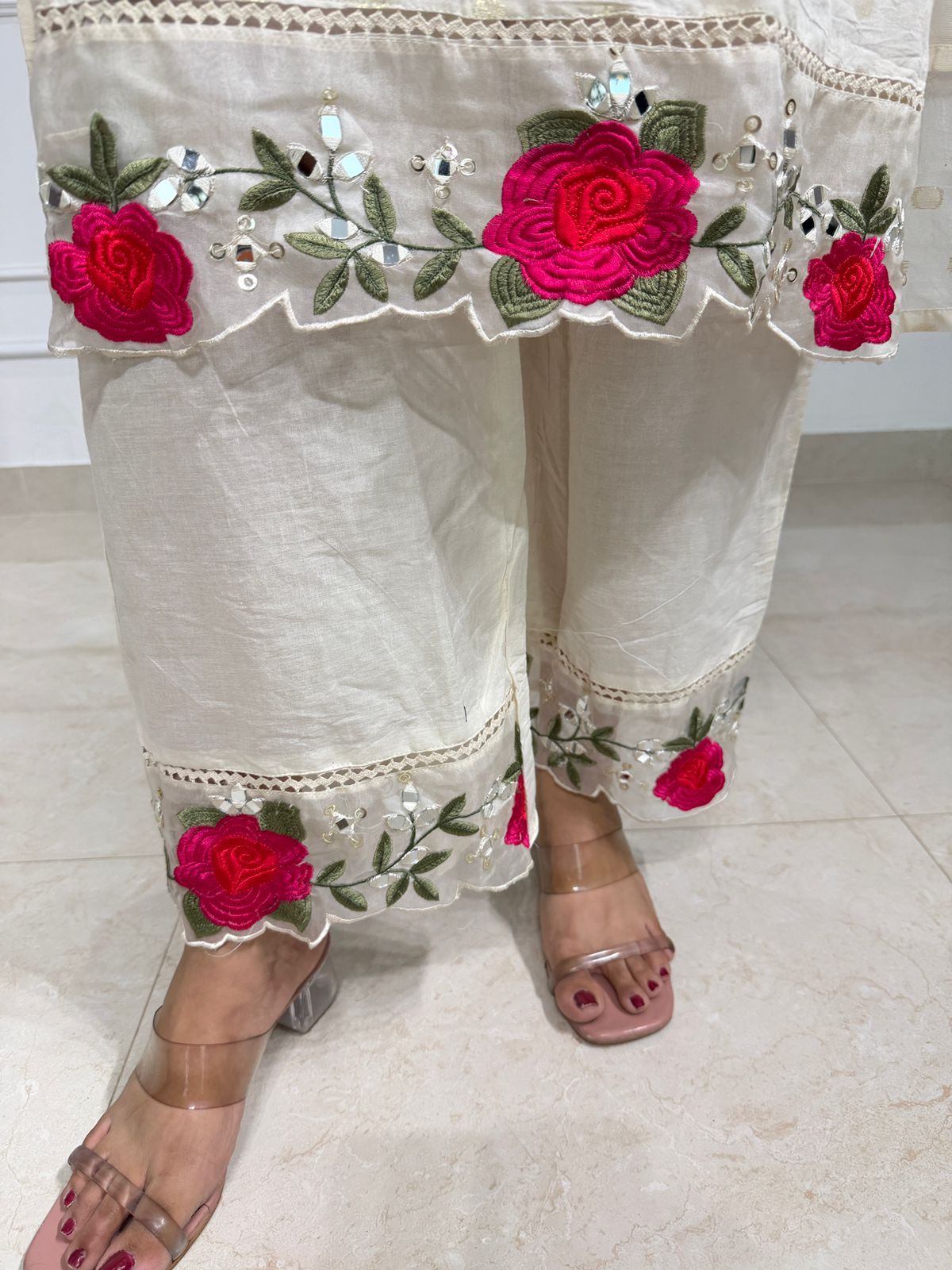 Gulbahar 🌹 | Ivory Floral Embroidered Kurta Set with Dupatta