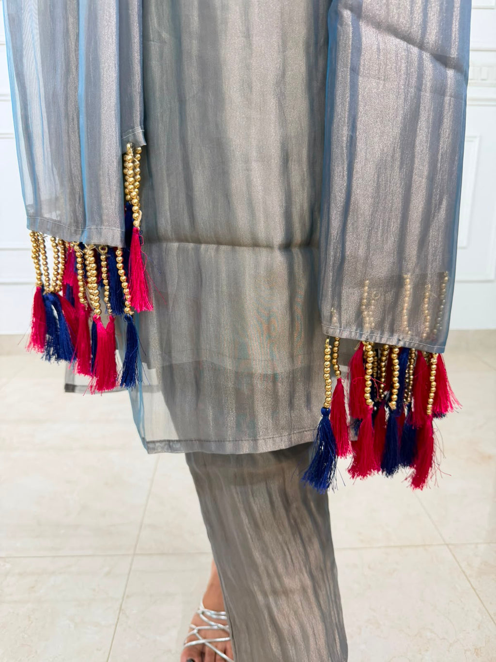 Aarini | Embroidered Kurta Pant Set with Tassel Dupatta