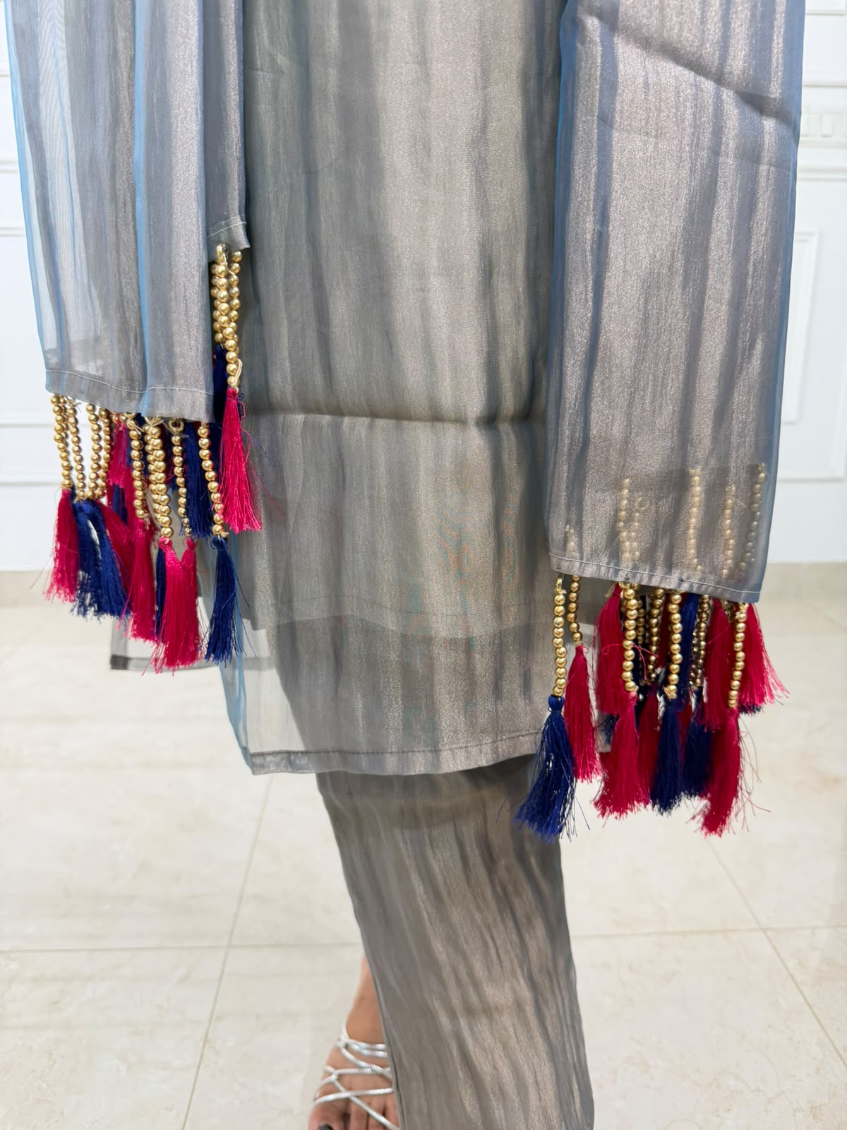 Aarini | Embroidered Kurta Pant Set with Tassel Dupatta