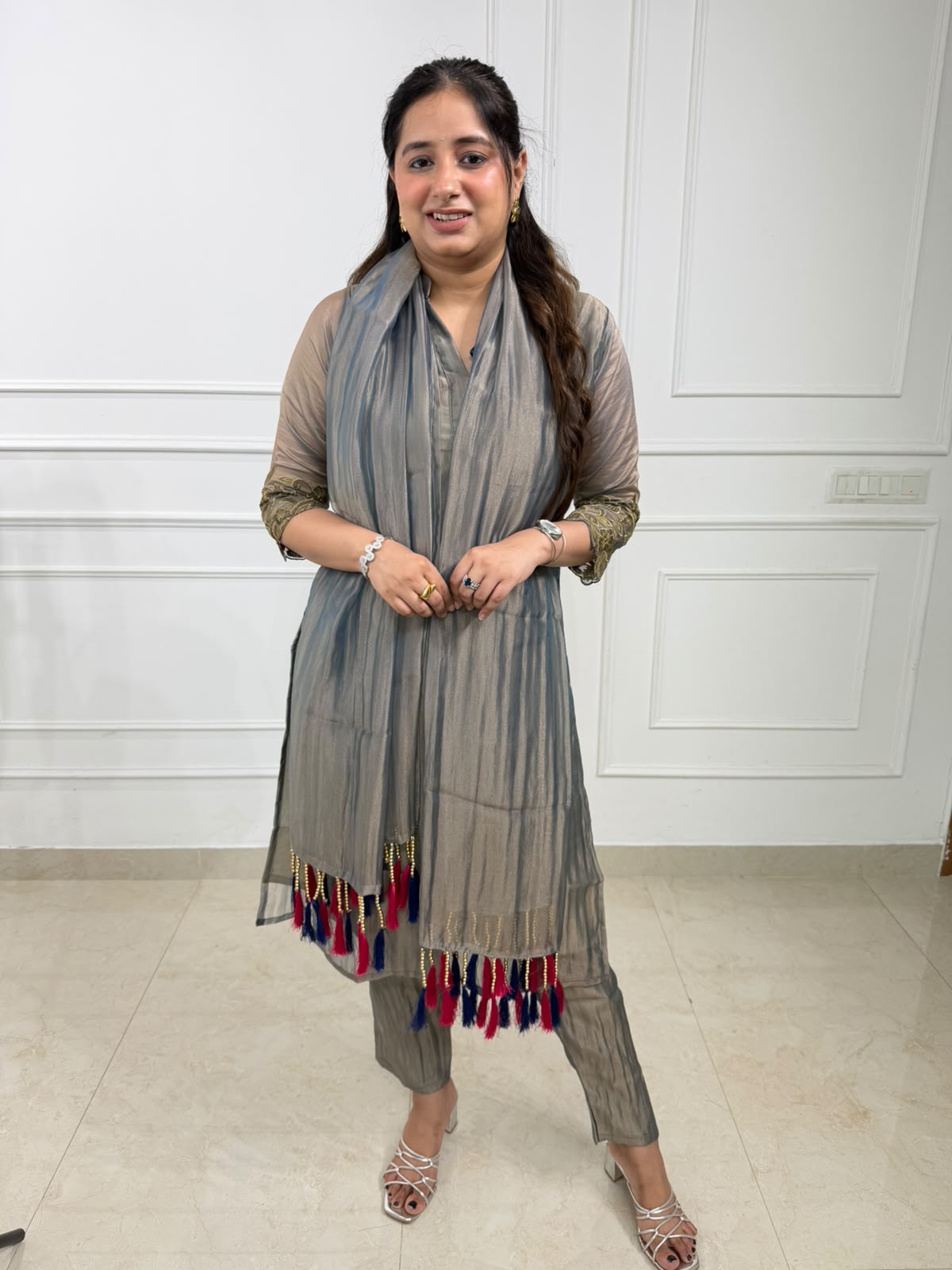 Aarini | Embroidered Kurta Pant Set with Tassel Dupatta
