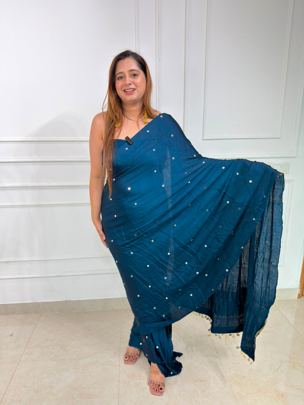 Nooré | Hand-Embellished Saree with Metallic Border & Tassel Detailing