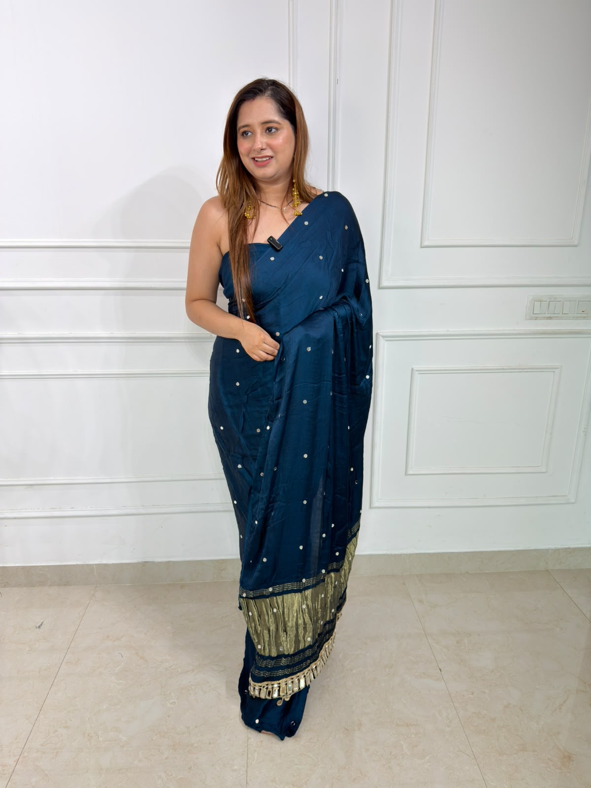 Nooré | Hand-Embellished Saree with Metallic Border & Tassel Detailing