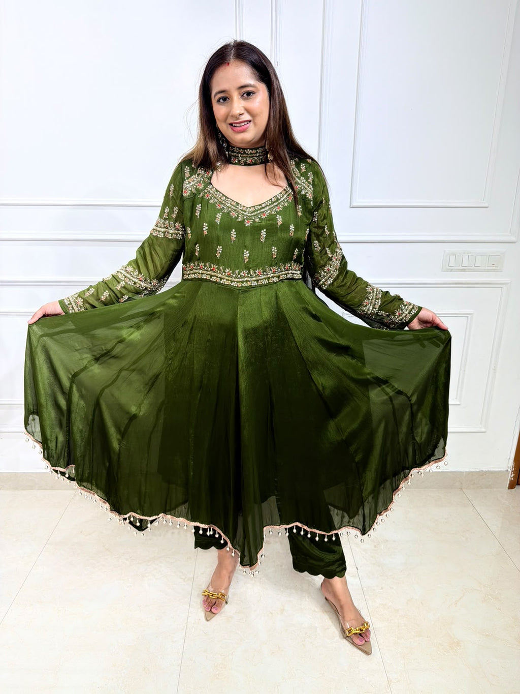 Orvisha – Olive Green Pure Chinon Handworked Anarkali Suit Set with Straight Pants & Dupatta