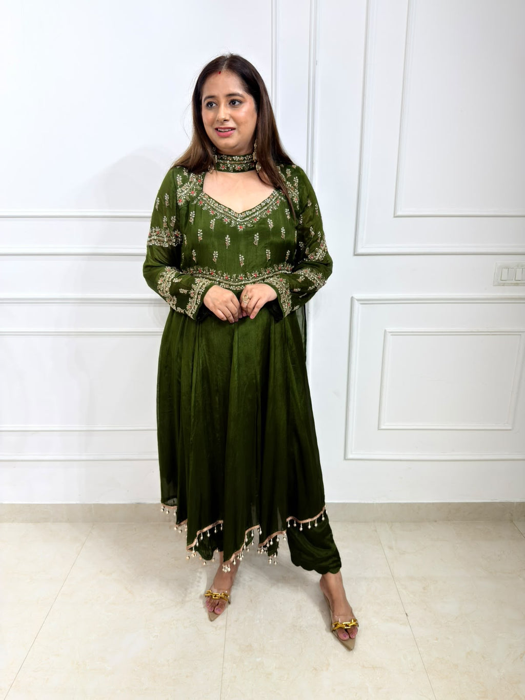 Orvisha – Olive Green Pure Chinon Handworked Anarkali Suit Set with Straight Pants & Dupatta
