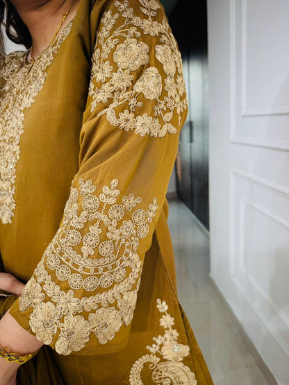 Amna (Brown)🤎