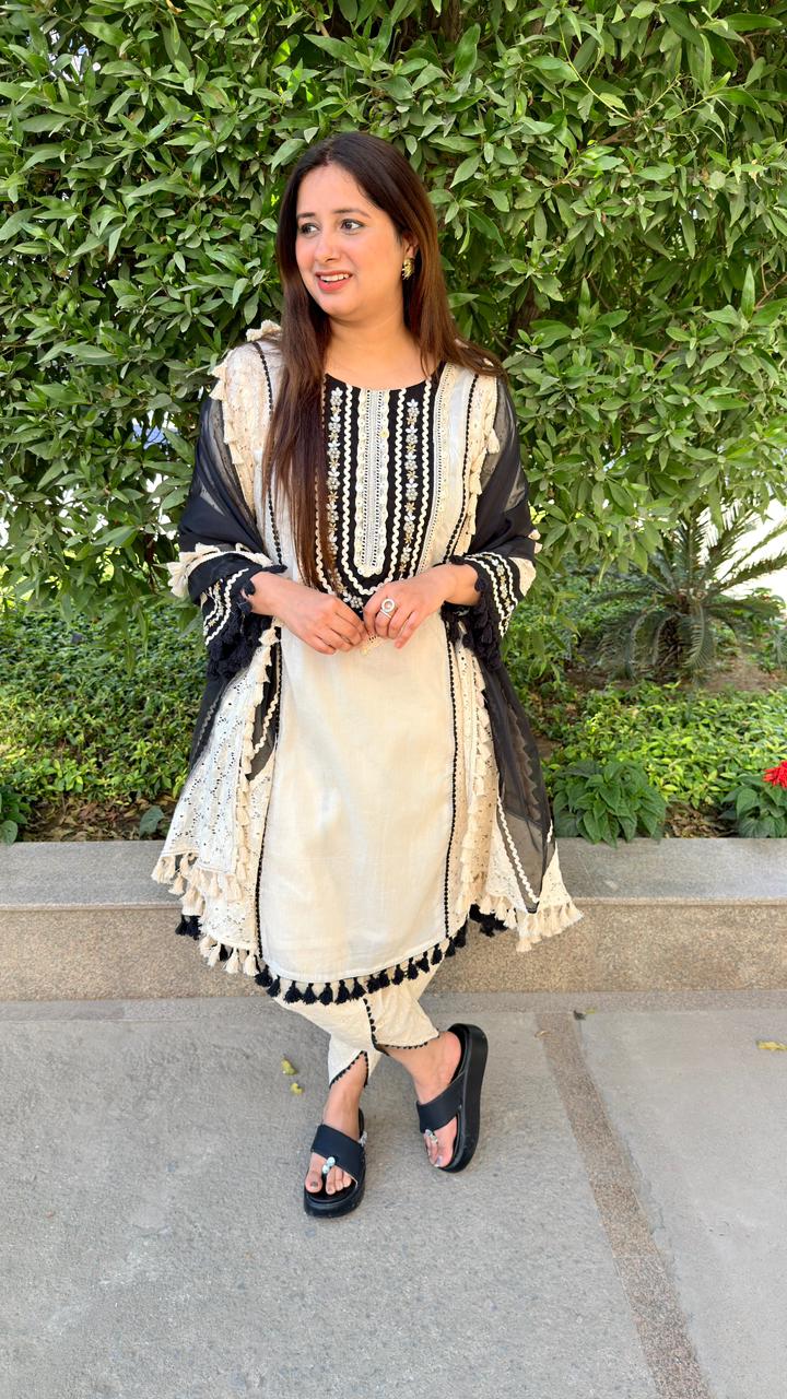 Era | Ivory & Black Embroidered Kurta Set with Tassel Dupatta