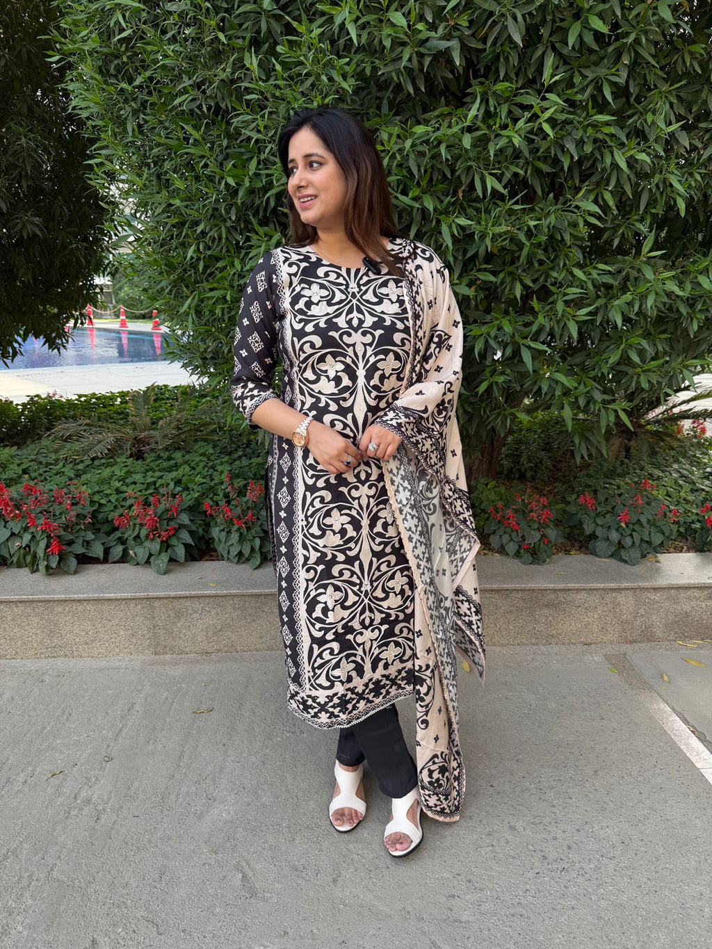 Vasundra | Printed Kurta Pant Set with Dupatta